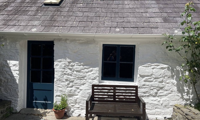 Myddfai House | Relaxing Retreat in Brecon Beacons with Spa & Lake Views