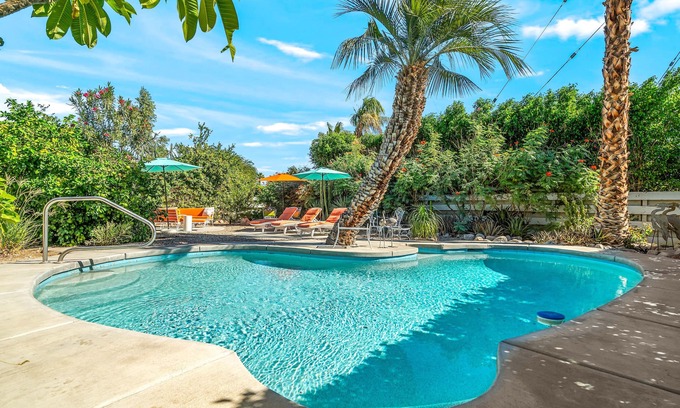 Palm Springs House | Mid Century Modern Guest House with Private Pool & Spa