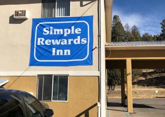 Ruidoso Hotel | Budget-Friendly Simple Rewards Inn for Families