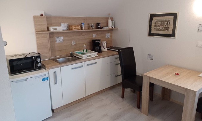 Ljubljana City Centre Apartment | Prime Simpli Studio: City Centre Escape Near the Castle