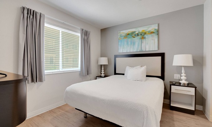 Far North Central Apartment | Simplicity At the Rim 1311 I Spacious 1 Bed 1 Bth