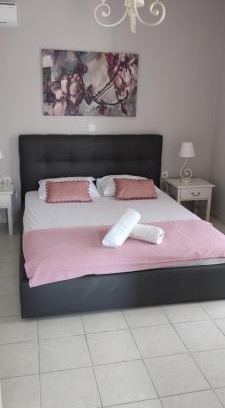 Marmari Apartment | Discover SIMPLICITY: Guest Rated 8.7 for Quality Stay