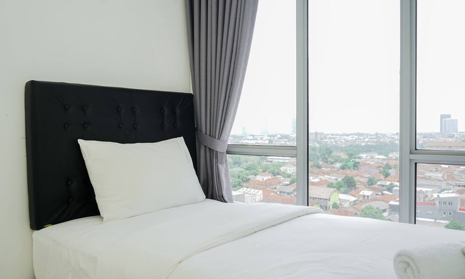 Tangerang Apartment | Cozy 3BR Apartment with Breakfast at M-Town Residence