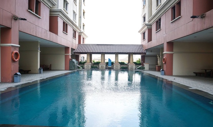 Chinatown Apartment | Budget-Friendly 2BR Gajah Mada Mediterania Apartment with Pool