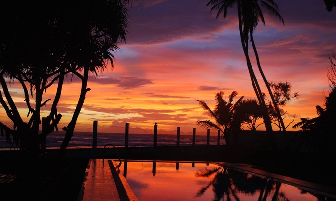 Thalaramba Villa | Unwind in Luxury by the Ocean with Spa and Breakfast