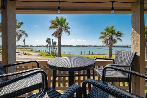 Harbor Oaks House | Delightful Condo with Private Pier and Family-Friendly Pools