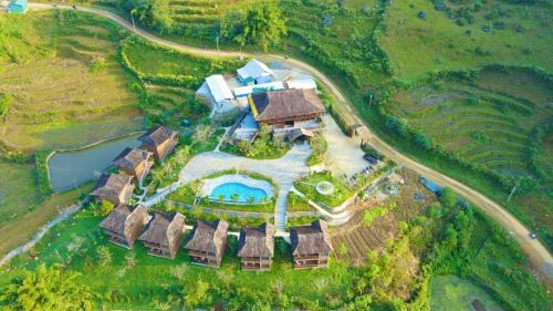 Sa Pa Resort | Experience Sin Chai Ecolodge: Oceanfront Bliss Awaits