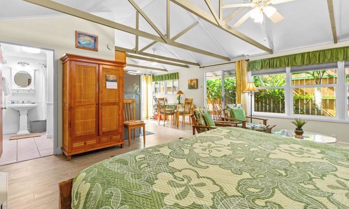 Lanikai Apartment | Ideal Lanikai Garden Studio: Steps to the Beach & Ocean View