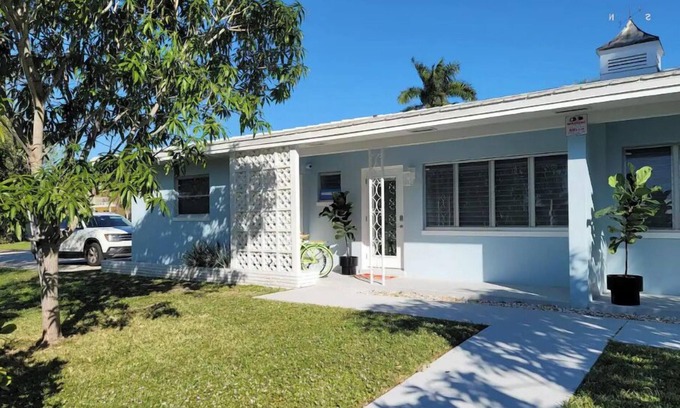 Palm Beach Shores House | Unmatched Ocean View Retreat on Singer Island with Amenities