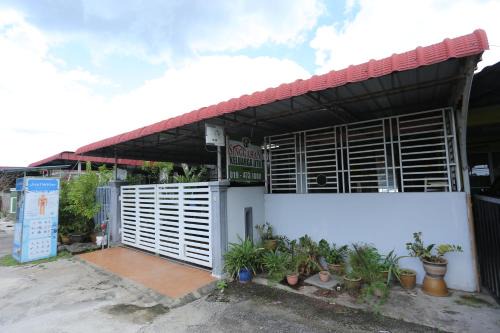 Kampung Pantai Halban House | Family-Friendly Retreat at Singgahan Keluarga Jitu