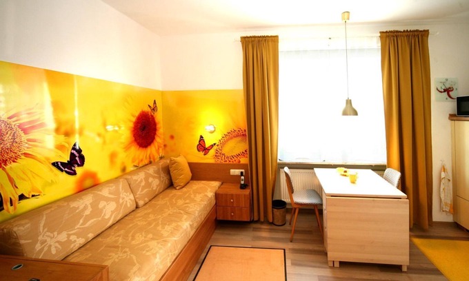 Bad Steben Apartment | Single apartment with cheerful, harmonious colors