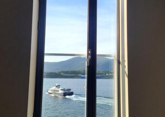 Alesund Bed & Breakfast | Elegant Sea View Room in the Heart of the City