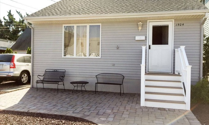 Surf City House | Family-Friendly Beach House Steps from Kiddie Beach