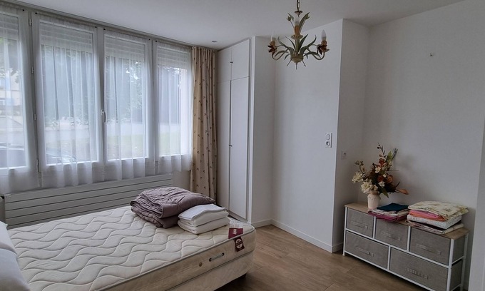 Saint-Genis-de-Saintonge Apartment | Well-Equipped Apartment with Green Views, Pet-Friendly Stay