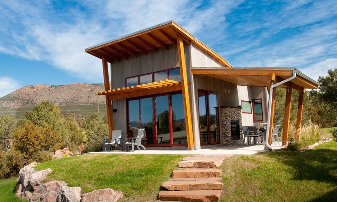 Canon City Cabin | Cozy Single King Cabin at Royal Gorge Cabins - 10/10 Rated