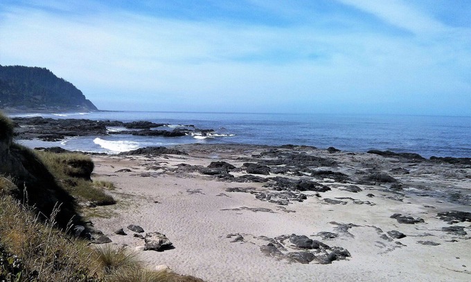 Yachats House | Idyllic Beachside Retreat with Breakfast & Child-Friendly Amenities