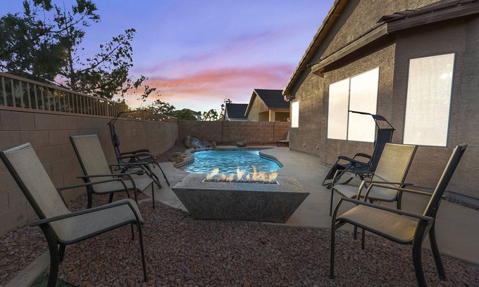 Glenhurst House | Family-Friendly Home with Pool & Hot Tub, Rated 9.4/10