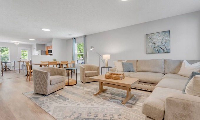 Thompson's Station House | Family-Friendly Sutherland Retreat: Perfect for Your Getaway