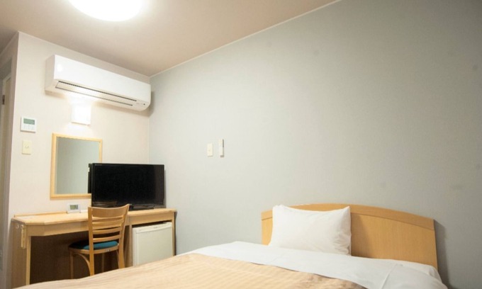 Fujieda Hotel | Comfortable Double Bed Room for Two in Fujieda Shizuoka