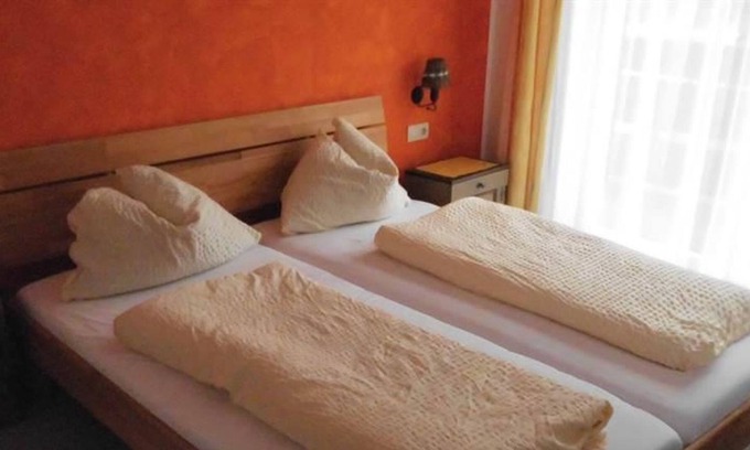 Golling an der Salzach Apartment | Single room with shower, WC - Pension Seiwald