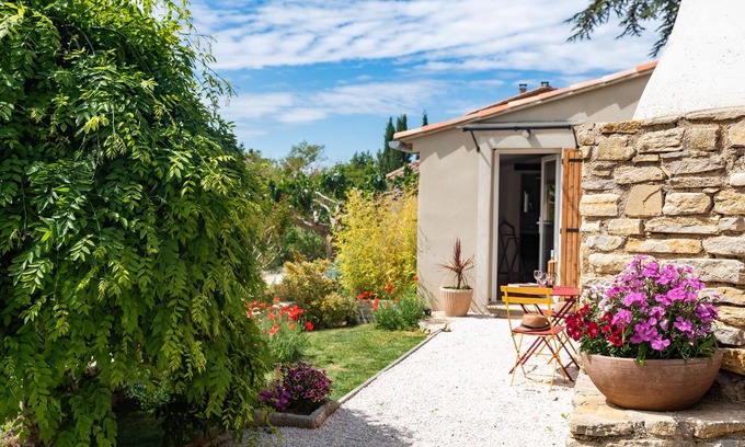 Merindol-les-Oliviers House | Cozy Single Room at Le Ventoux with Countryside Views