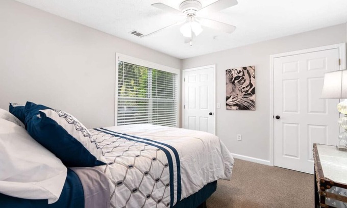 Auburn Apartment | Modern Remodeled Single Room #3 with Kitchen & Family Perks
