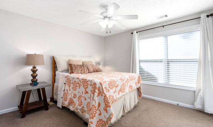 Auburn Apartment | Modern Remodeled Single Room #4 for Families and Friends