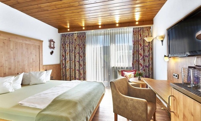 Todtnauberg Apartment | Cozy Single Room at Beech with Pool & Spa Access