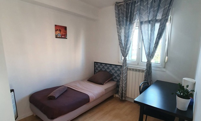 Vandoeuvre-les-Nancy House | Cozy Private Room with Spa and Breakfast Included