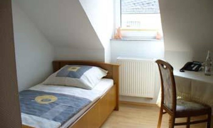 Hillesheim Bed & Breakfast | Comfortable Single Room with Breakfast at Gästehaus Kloep