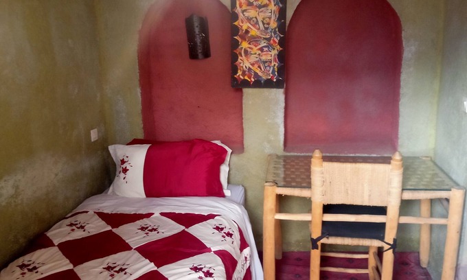 Diour Jdad Bed & Breakfast | Budget-Friendly Single Room with Private Bathroom Inside
