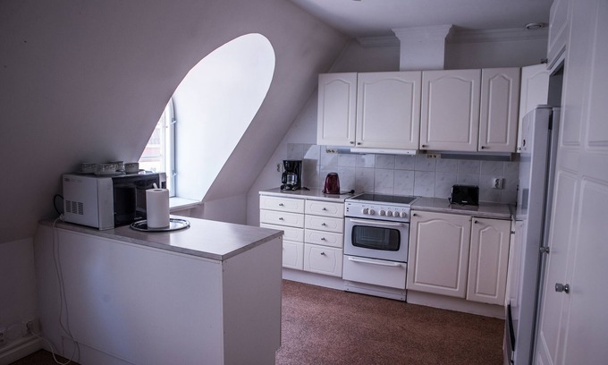 Old Town House | Cozy Single Room with Pool Access in Historic Old Town