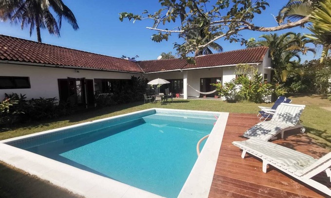 Juquehy House | Relaxing Getaway: 4-Bedroom House with Pool & Garden