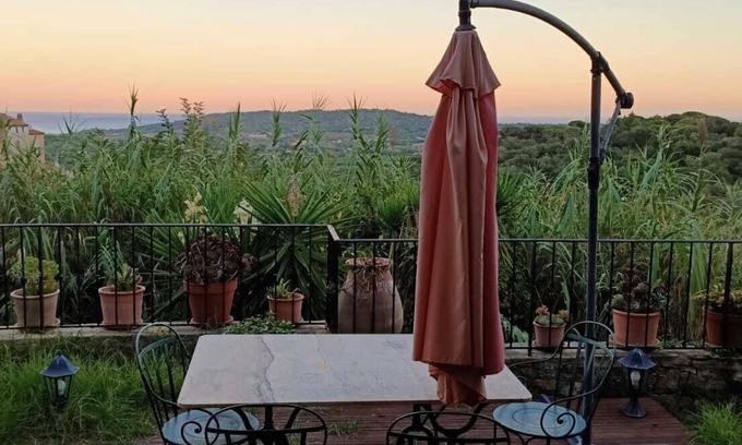 Ramatuelle House | Cozy Villa in Ramatuelle with Ocean View and Garden Access