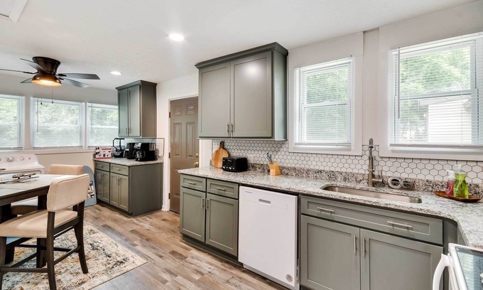 Tuskegee House | Convenient Single-Story Home Near Tuskegee University