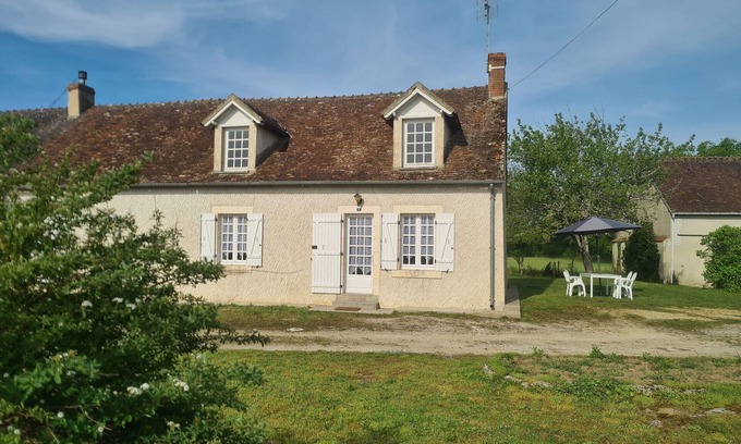 Migne Cottage | Perfect Getaway at Gite Migné: 2 Bedrooms & Spa Amenities