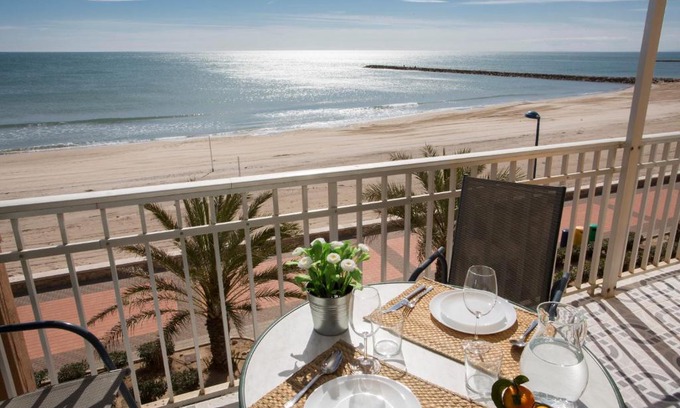 Puzol Apartment | Oceanfront Retreat at SingularStays El Faro - 8.2/10 Rating