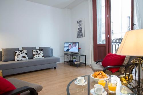 Ciutat Vella Apartment | Family-Friendly Retreat at SingularStays Plaza Redonda