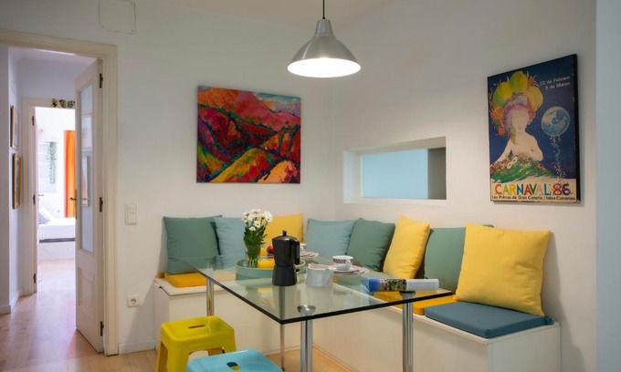 Ciutat Vella Apartment | Exceptional Family-Friendly Stay at SingularStays Reina II