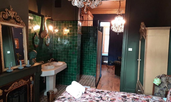 Sint-Andries House | Unwind at Sint Andries Suites with Hot Tub & Breakfast