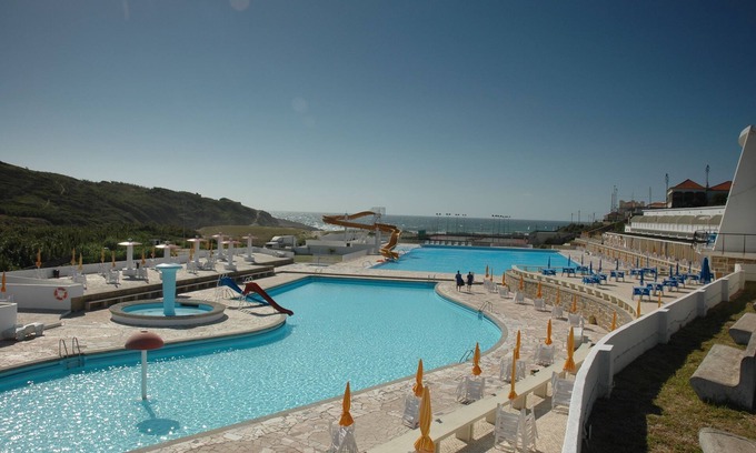 Praia das Macas Apartment | Relaxing Getaway at Sintra Sol - Oceanfront Apartments