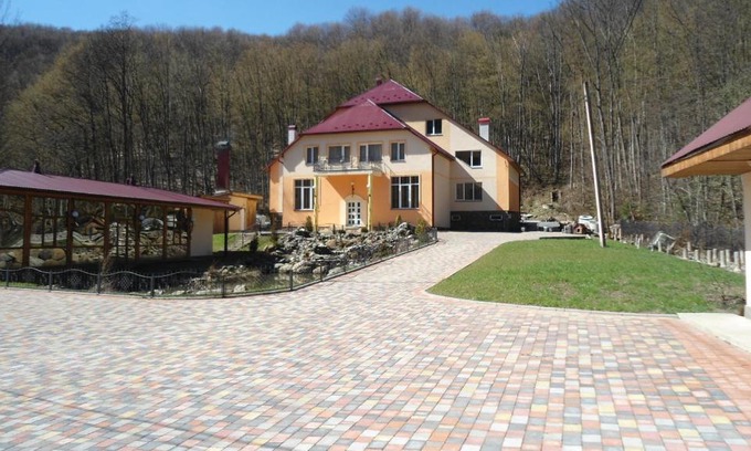 Transcarpathia Hotel | Family-Friendly Sinyak Vilux with Pool & 9/10 Guest Rating