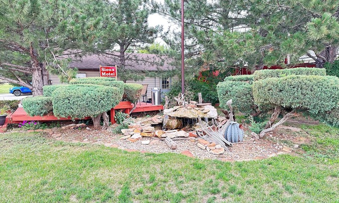 Murdo Hotel | Discover Sioux Motel: Family-Friendly with Restaurant & Breakfast