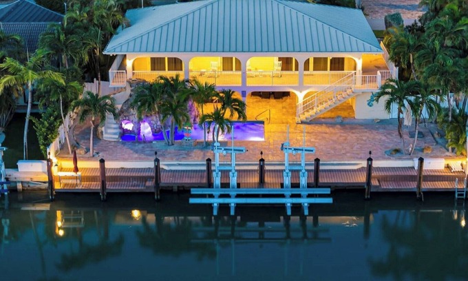 Key Colony Beach House | Sip Slidin' Hideaway