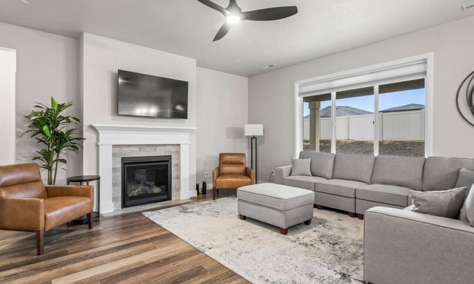 Tri-Cities House | Experience Sip & Stay: Trendy Getaway with Family-Friendly Amenities