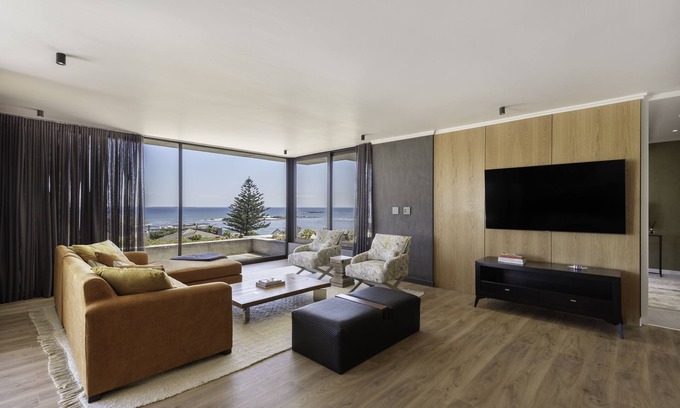 Bloubergstrand Apartment | Family-Friendly Retreat at Sir David Baird, Blouberg