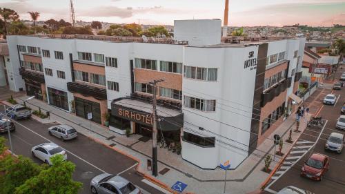 Telemaco Borba Apartment | Pet-Friendly Getaway at Sir Hotel with Relaxing Hot Tub