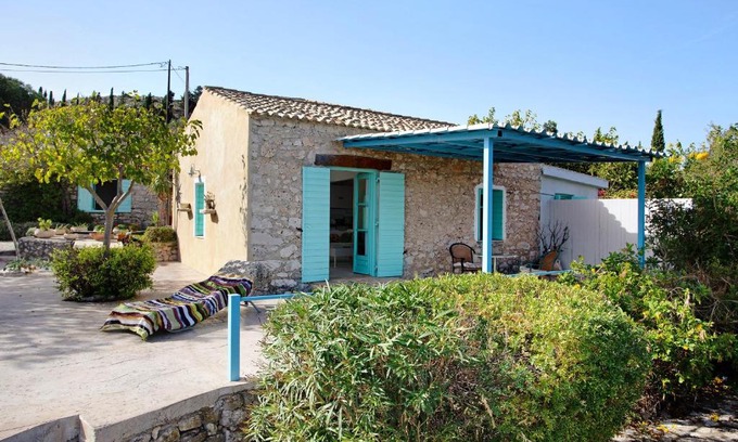 Korithi House | Discover Sira Stonehouse: Pet-Friendly 4-Star Retreat