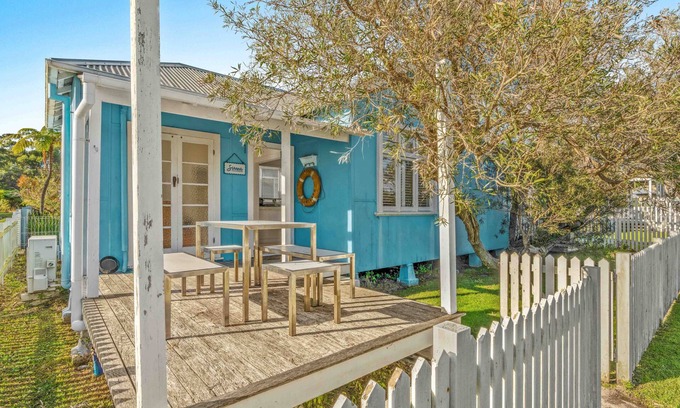 Currarong Cottage | Beachside Retreat: Sirena Beach Cottage in Currarong