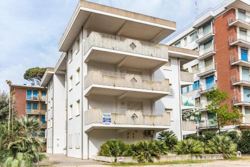 Lido degli Estensi Apartment | Pet-Friendly Getaway at Sirena Residence - 7.8/10 Rated